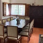 Sleeps 12 With Pool And Parking *