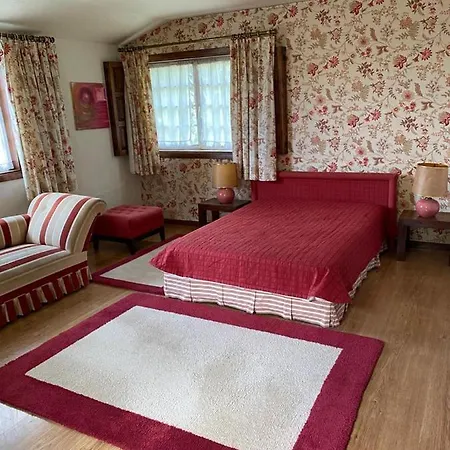 Cottage - Sleeps 12 - Pool - Parking * Barcelos