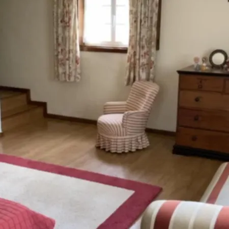 Cottage - Sleeps 12 - Pool - Parking Semesterbostad *