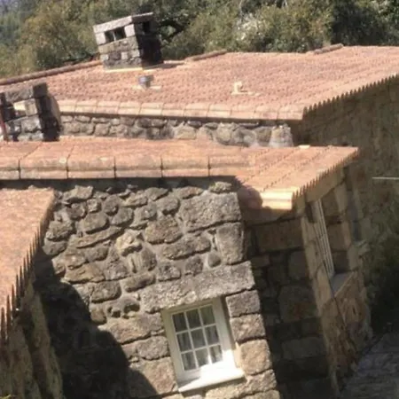 Cottage - Sleeps 12 - Pool - Parking *