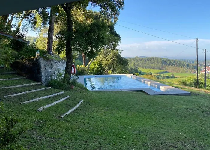 Sleeps 12 With Pool And Parking * Barcelos