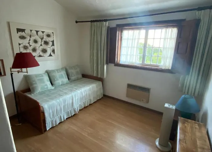 Sleeps 12 With Pool And Parking Barcelos