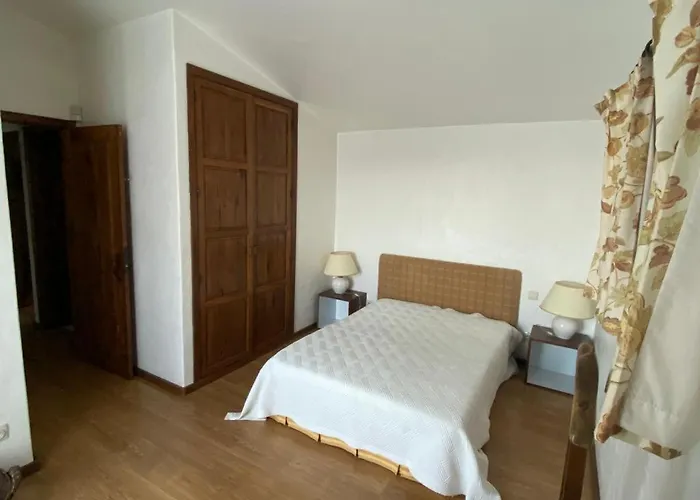 Sleeps 12 With Pool And Parking Hébergement de vacances