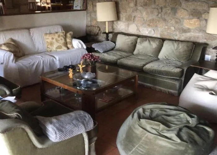 Sleeps 12 With Pool And Parking