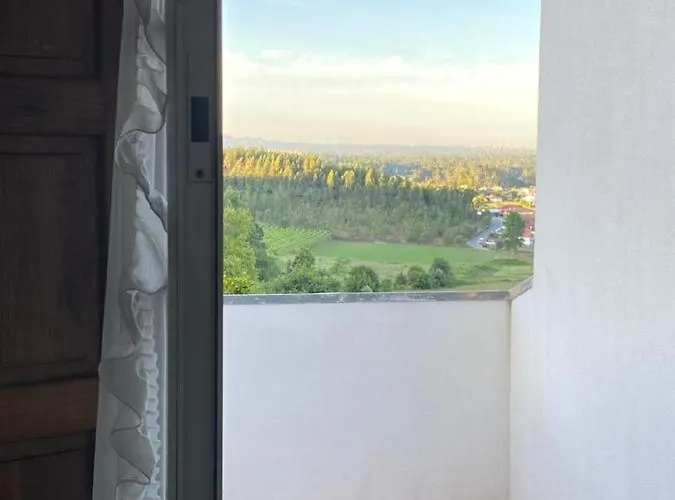 Sleeps 12 With Pool And Parking