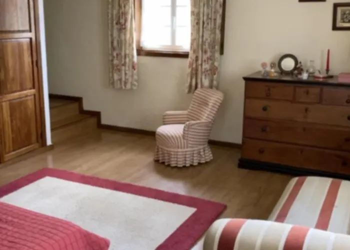 Sleeps 12 With Pool And Parking Hébergement de vacances *