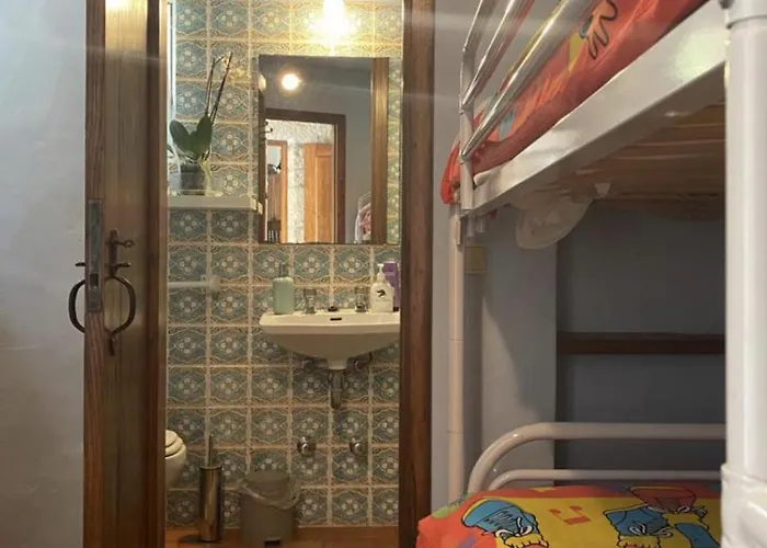 Hébergement de vacances Sleeps 12 With Pool And Parking