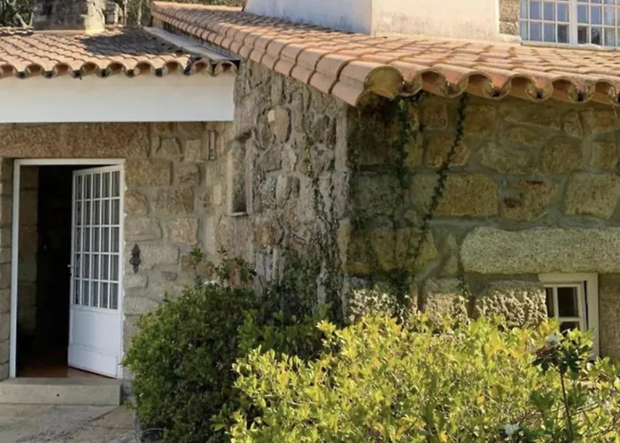 Casa de Férias Sleeps 12 With Pool And Parking Barcelos