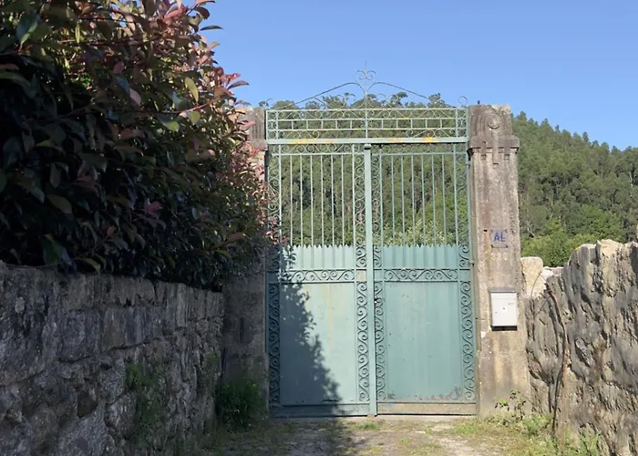 Sleeps 12 With Pool And Parking * Barcelos