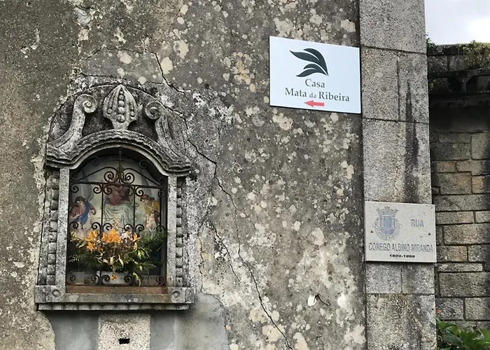 Sleeps 12 With Pool And Parking Barcelos